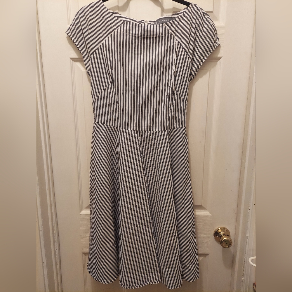 Alton gray , grey, and white  stripped midi dress tie on the back size 6 nwot